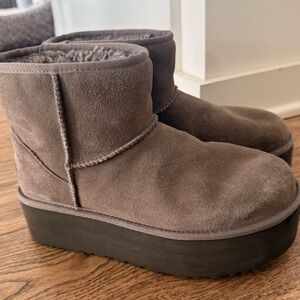 Ugg classic mini platform grey